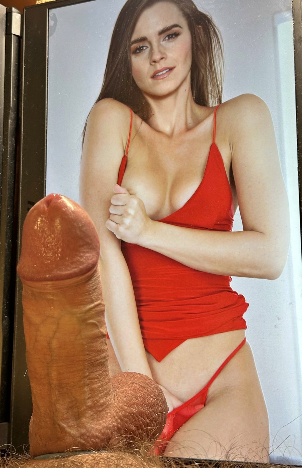 0kMRd7ww Emma Watson cum tribute 03.jpg